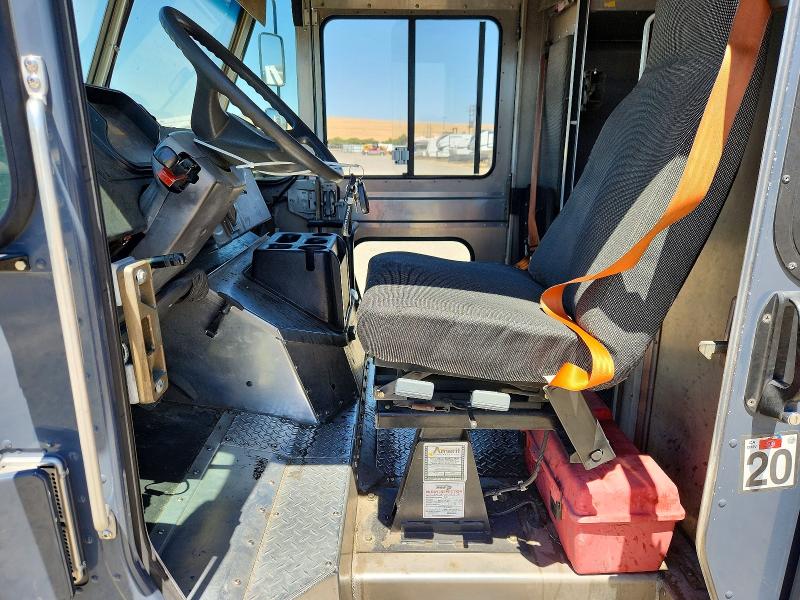 2020 Freightliner Mt45g VIN 4UZAC2EA2LCLZ6911 COPART salvage auction — NORMAL WEAR, CA - DIS/DLR/EXP ONLY CLEAN TITLE, sold $0 on 2026-09-10 (photo 7)