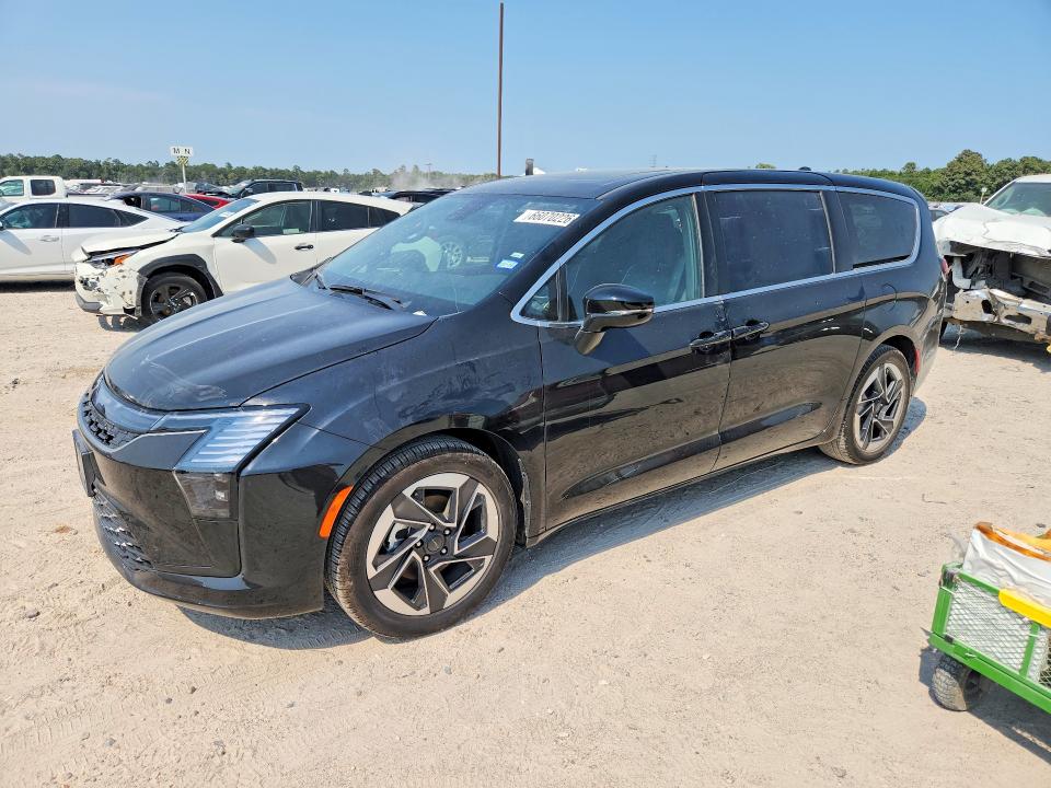 2027 Chrysler Pacifica VIN 2C4RC1GG4VR557126 — COPART salvage auction photo