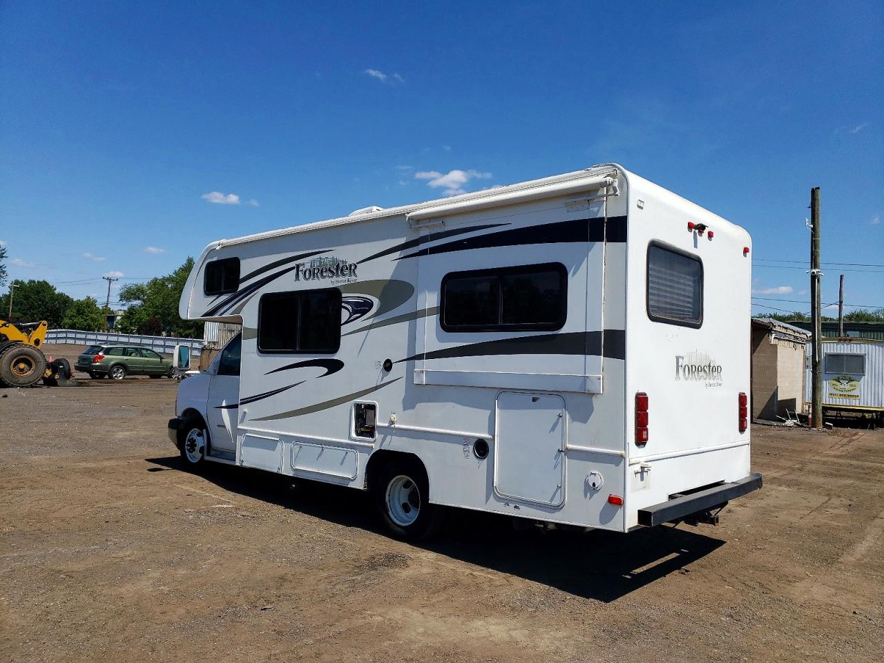2014 Forest river Trailr VIN 1GB6G5CG8E1102647 COPART salvage auction — Mechanical, Sc - Salvage Title, sold $4,200 on 2026-09-15 (photo 3)