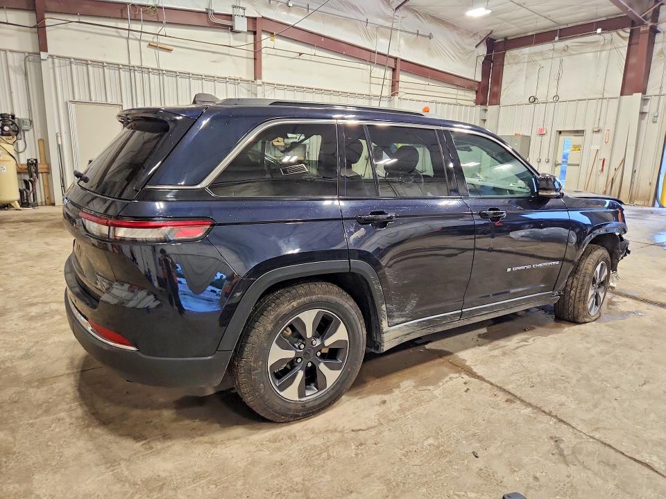 2024 Jeep Grand cherokee VIN 1C4RJYB66RC133510 COPART salvage auction — FRONT END, FL - CERT OF TITLE SLVG REBUILDABLE, sold $10,200 on 2026-08-31 (photo 3)