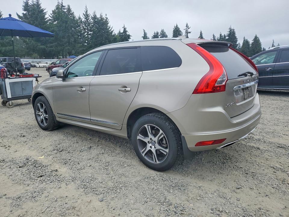 2014 Volvo Xc60 VIN YV4902DZ1E2556533 COPART salvage auction — NORMAL WEAR, Salvage Title, sold $450 on 2026-08-18 (photo 2)