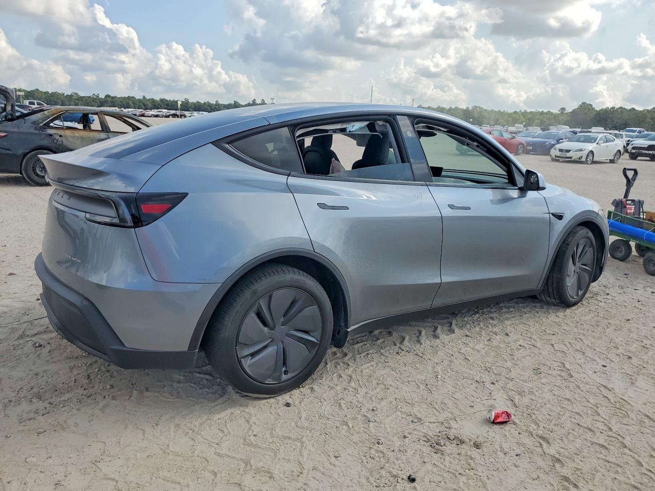 2026 Tesla Model Y VIN 7SAYGDEE7TA590973 COPART salvage auction — Rear End, Sv - Salvage Title, sold $20,400 on 2026-09-25 (photo 3)