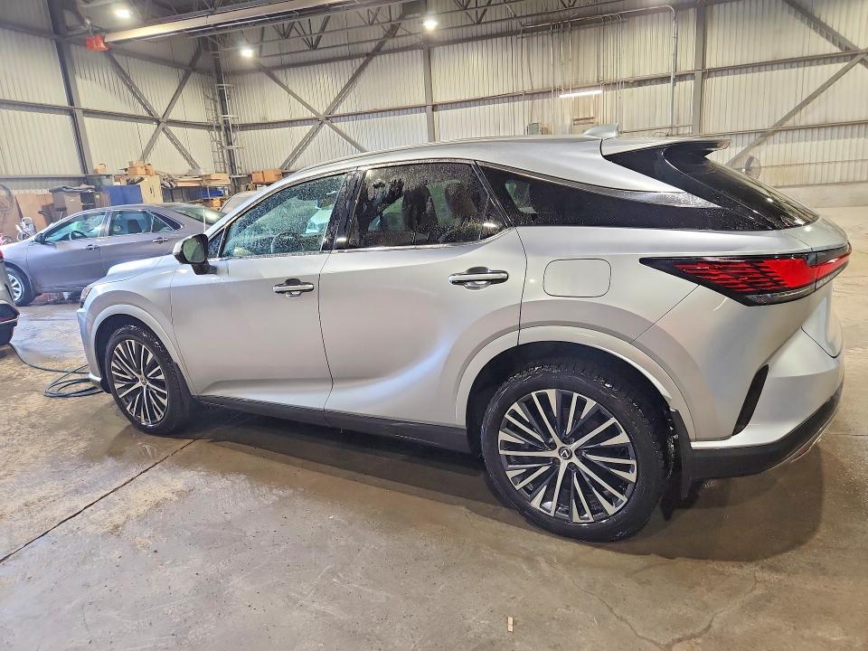 2024 Lexus Rx 350 VIN 2T2BAMCA9RC083962 COPART salvage auction — SIDE, Qc - Aucune Mention, sold $38,750 on 2026-09-01 (photo 2)