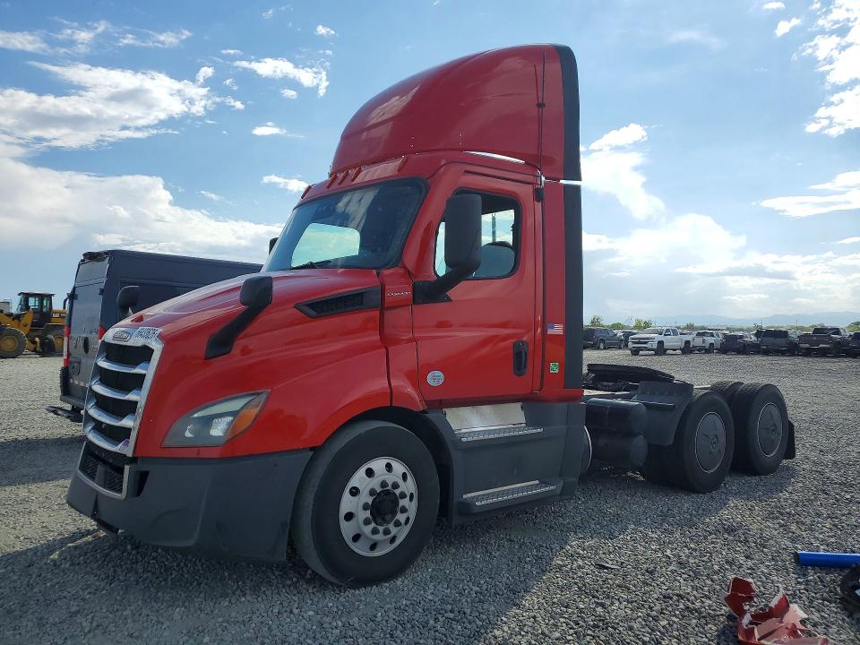 2022 Freightliner Cascadia VIN 1FUJHTDV3NLMX3118 — COPART salvage auction photo