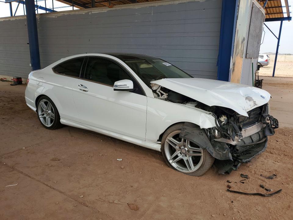 2013 Mercedes-benz C-klasse VIN WDDGJ4HB1DG036839 COPART salvage auction — FRONT END, Az - Cert Of Title - Salvage, sold $575 on 2026-08-13 (photo 4)