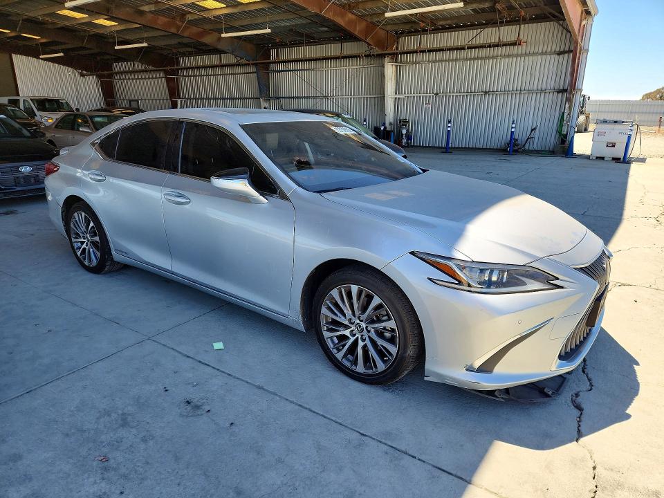 2019 Lexus ES VIN JTHB21B11K2004580 COPART salvage auction — FRONT END, CA - SALVAGE CERTIFICATE, sold $10,800 on 2026-08-24 (photo 4)