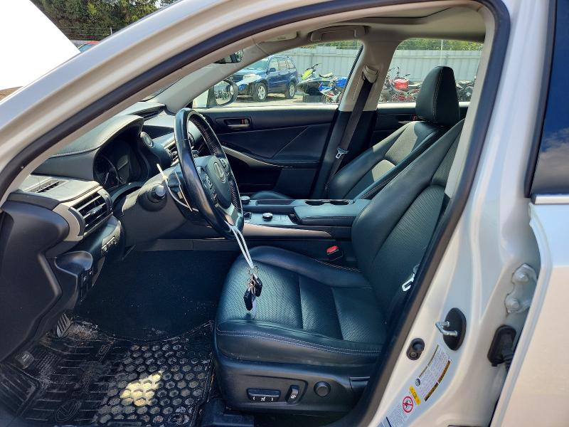2017 Lexus Is 300 VIN JTHCM1D25H5015948 COPART salvage auction — HAIL, ON - PERMIT NO BRAND - UNFIT, sold $13,300 on 2026-09-10 (photo 7)