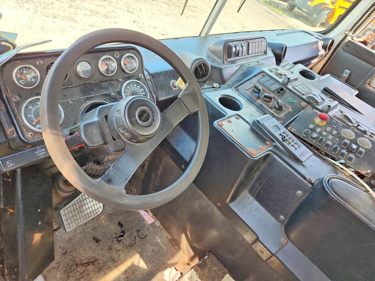 2011 Autocar Llc Xpeditor VIN 5VCACLLE8BH212852 COPART salvage auction — Minor Dent/Scratches, Nj - Clean Title Export Only, sold $1,650 on 2026-09-24 (photo 8)