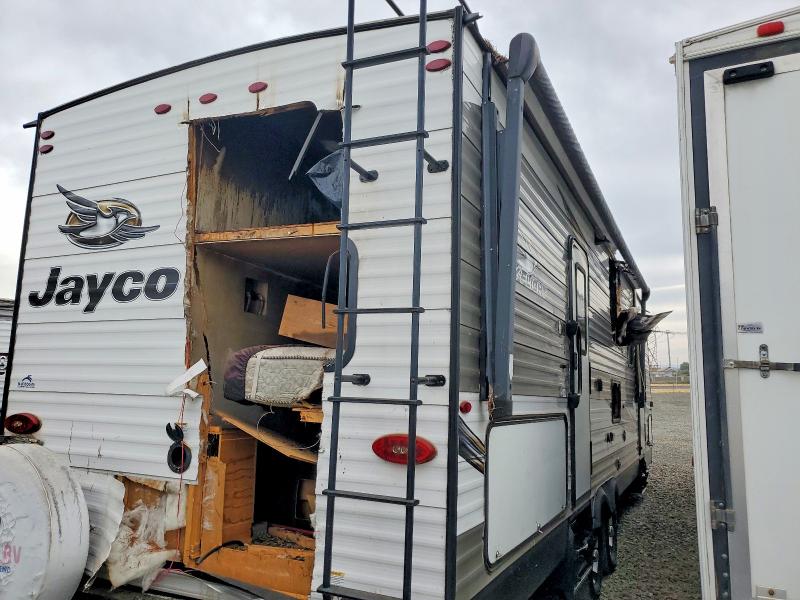 2019 Jayco jay VIN 1UJBJ0BR8K75D0191 COPART salvage auction — BURN, OR - SALVAGE TITLE CERTIFICATE, sold $10 on 2026-10-13 (photo 4)
