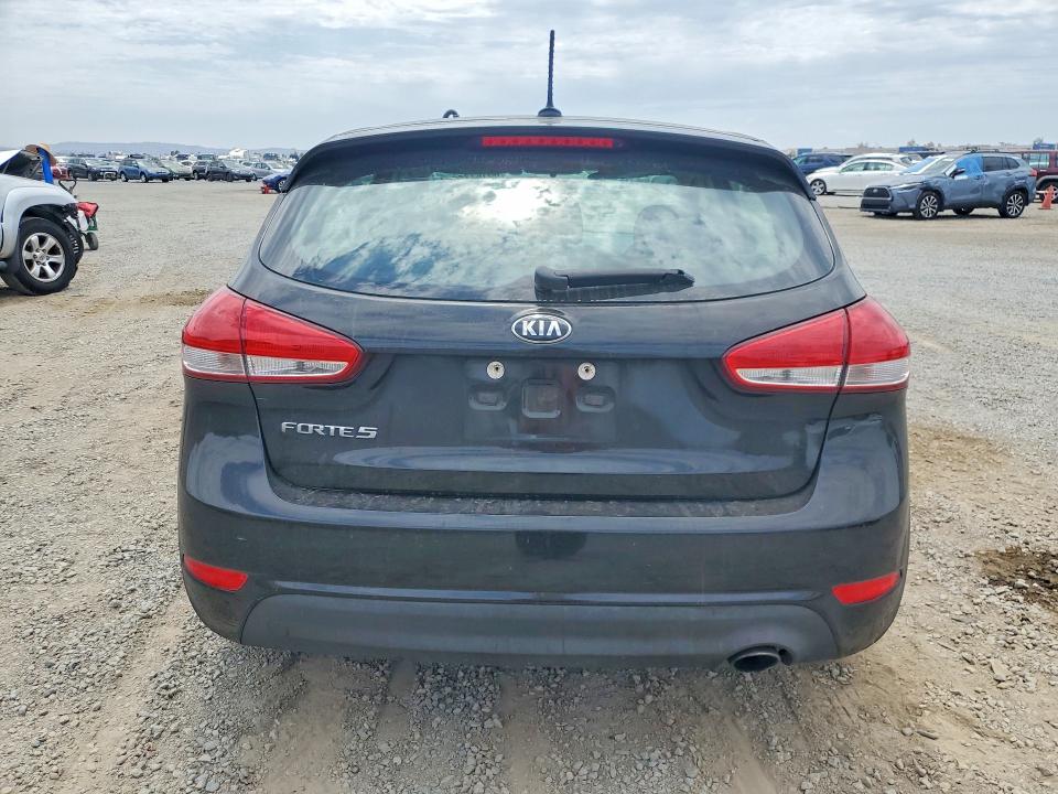 2018 Kia Forte VIN KNAFK5A87J5773636 COPART salvage auction — FRONT END, Salvage Title, sold $900 on 2026-10-03 (photo 6)