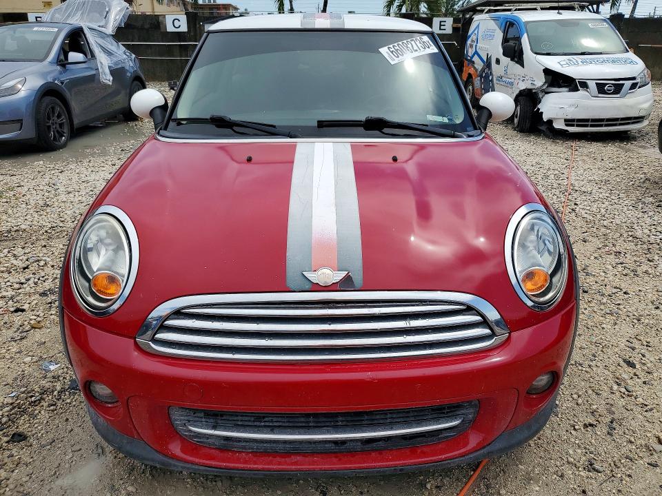 2012 Mini Cooper VIN WMWSU3C56CT263664 COPART salvage auction — MINOR DENT/SCRATCHES, Fl - Certificate Of Title (P), sold $300 on 2026-09-03 (photo 5)