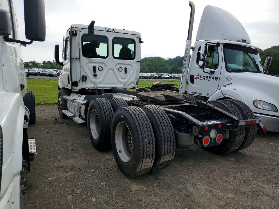 2023 Freightliner Cascadia VIN 3AKJHTDV9PSUP4555 COPART salvage auction — FRONT END, IN - CERTIFICATE OF TITLE, sold $8,200 on 2026-10-06 (photo 2)