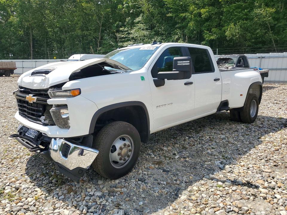 2024 Chevrolet Silverado VIN 1GC4YSEY0RF281165 — COPART salvage auction photo