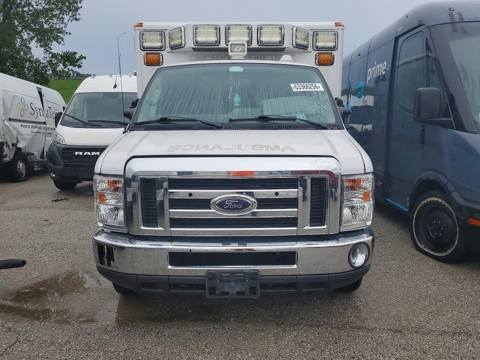 2017 Ford Econoline VIN 1FDXE4FS4HDC32407 COPART salvage auction — MECHANICAL, Il - Certificate Of Title, sold $5,900 on 2026-09-10 (photo 5)