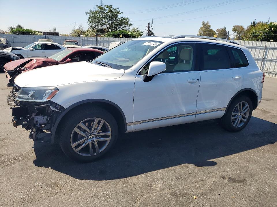 2015 Volkswagen Touareg VIN WVGEF9BP8FD006290 COPART salvage auction — FRONT END, Ca - Salvage Certificate, sold $675 on 2026-08-11 (photo 1)