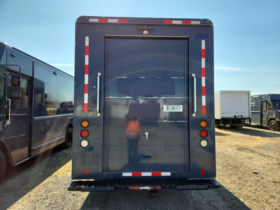 2020 Freightliner Mt45g VIN 4UZAC2EA2LCLZ6911 COPART salvage auction — NORMAL WEAR, CA - DIS/DLR/EXP ONLY CLEAN TITLE, sold $0 on 2026-09-10 (photo 6)