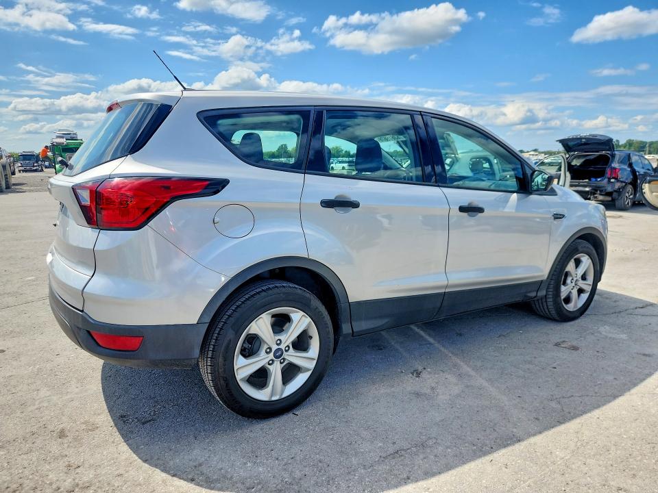 2019 Ford Escape VIN 1FMCU0F71KUB94910 COPART salvage auction — FRONT END, Salvage Title, sold $1,750 on 2026-08-17 (photo 3)
