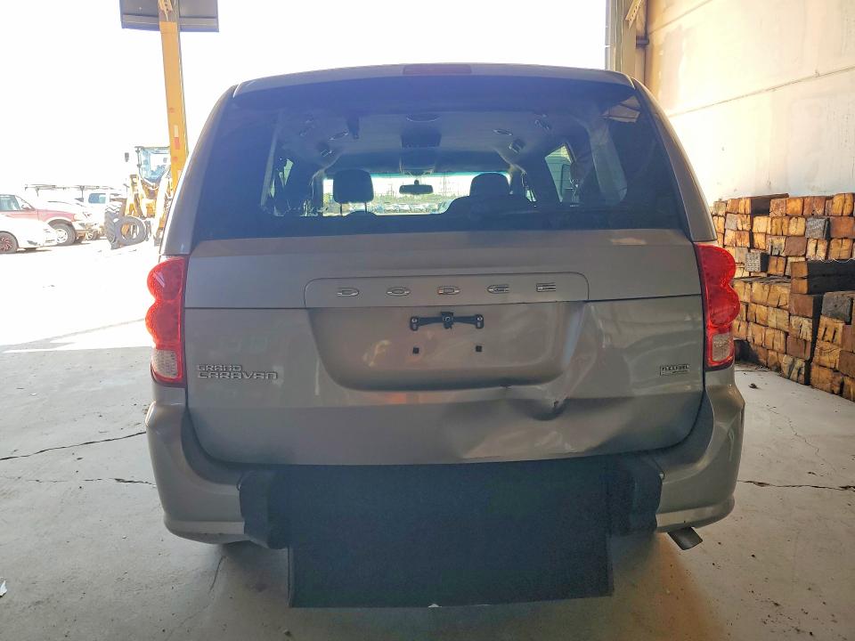 2016 Dodge Grand Caravan VIN 2C4RDGBG0GR106317 COPART salvage auction — REAR END, Az - Certificate Of Title, sold $8,500 on 2026-09-14 (photo 6)