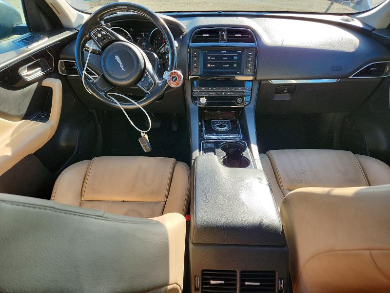 2017 Jaguar F-pace VIN SADCJ2BV6HA499671 COPART salvage auction — NORMAL WEAR, Wv - Certificate Of Title, sold $4,300 on 2026-09-10 (photo 8)