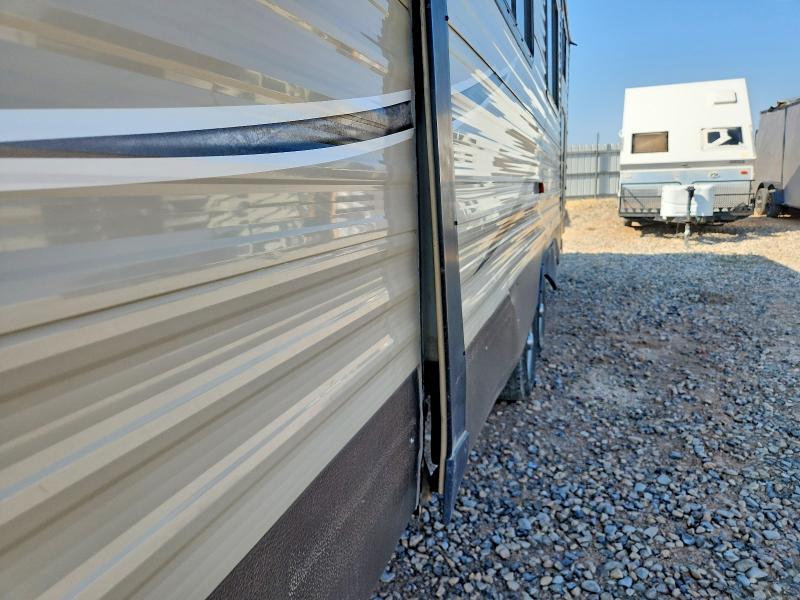 2016 Kutb VIN 4YDT28B27GN209279 COPART salvage auction — ROOF, WY - CERTIFICATE OF TITLE, sold $3,300 on 2026-09-11 (photo 9)