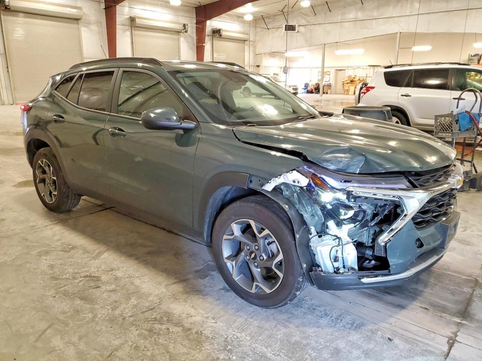 2025 Chevrolet Trax VIN KL77LHEP3SC191518 COPART salvage auction — FRONT END, VA - CERTIFICATE OF TITLE, sold $9,300 on 2026-08-26 (photo 4)