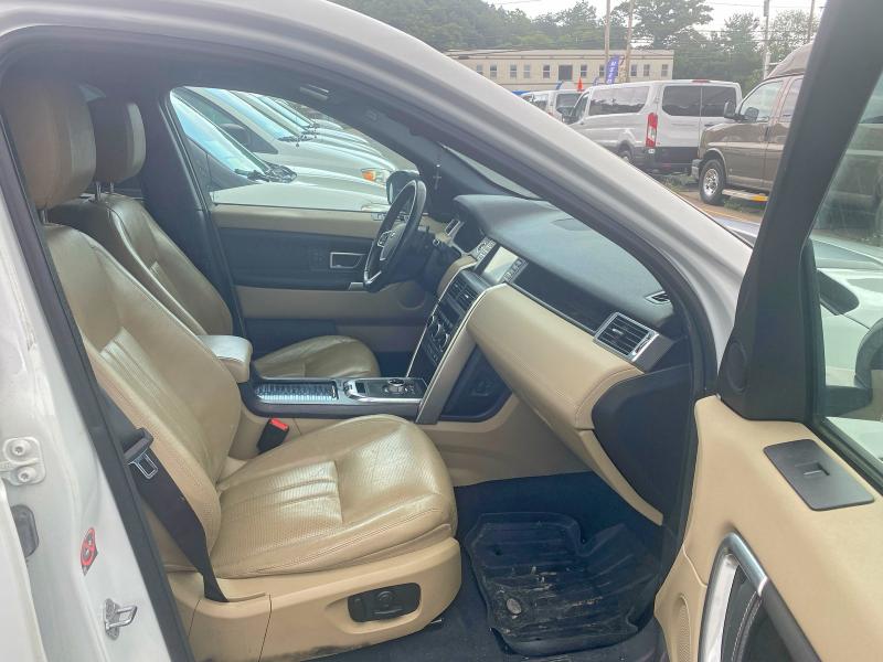 2016 Land rover Discovery sport VIN SALCR2BG6GH547951 COPART salvage auction — MINOR DENT/SCRATCHES, MA - CERTIFICATE OF TITLE (P), sold $425 on 2026-08-31 (photo 5)