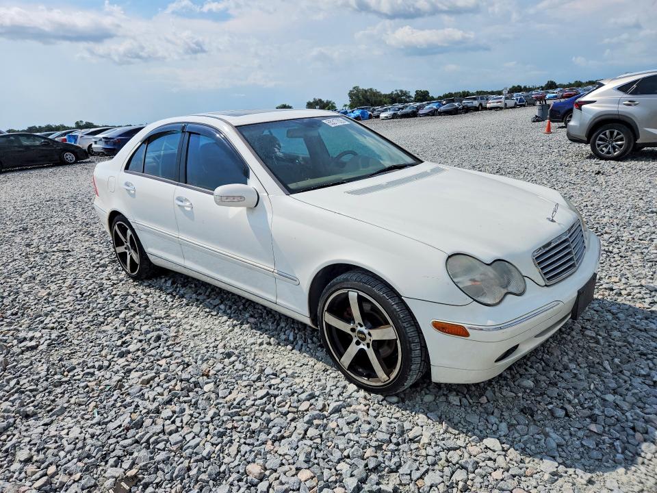 2002 Mercedes-benz C class VIN WDBRF64J32F182576 COPART salvage auction — MINOR DENT/SCRATCHES, FL - CERTIFICATE OF TITLE, sold $375 on 2026-08-21 (photo 4)