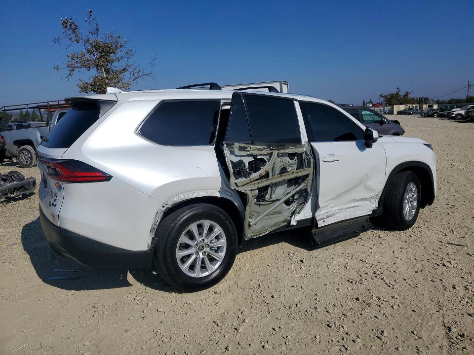 2025 Toyota Highlander VIN 5TDACAB50SS064811 COPART salvage auction — SIDE, Ca - Salvage Certificate, sold $22,700 on 2026-09-15 (photo 3)