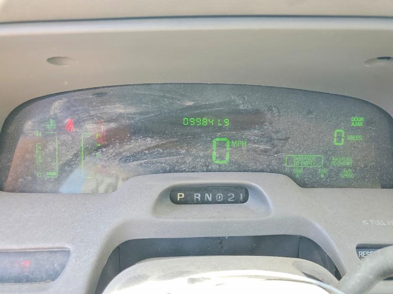 2001 Mercury Grand marquis VIN 2MEFM75W51X606481 COPART salvage auction — FRONT END, CA - DIS/DLR/EXP ONLY LIEN PAPERS, sold $10 on 2026-09-01 (photo 9)