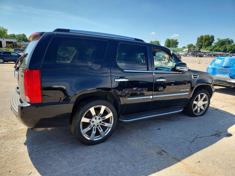 2014 Cadillac Escalade VIN 1GYS4BEF2ER144152 COPART salvage auction — MECHANICAL, Mo - Certificate Of Title, sold $700 on 2026-08-21 (photo 3)