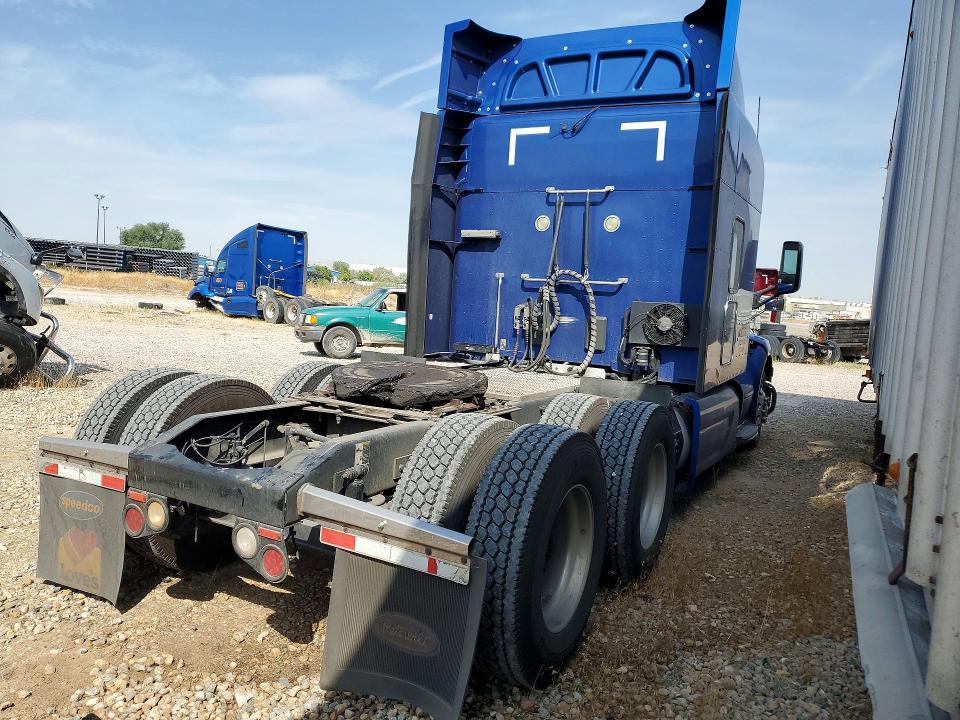 2017 Peterbilt All models VIN 1XPBDP9X4HD363815 COPART salvage auction — NORMAL WEAR, CT, sold $8,900 on 2026-09-07 (photo 3)
