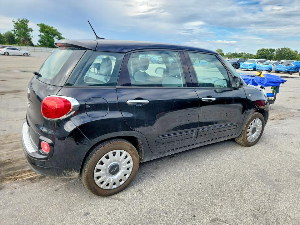 2016 Fiat 500 VIN ZFBCFAAH5GZ038354 COPART salvage auction — MINOR DENT/SCRATCHES, Fl - Certificate Of Title, sold $725 on 2026-08-06 (photo 3)
