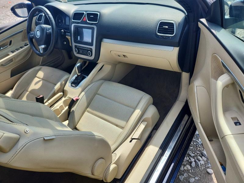 2012 Volkswagen Eos VIN WVWBW7AHXCV014046 COPART salvage auction — WATER/FLOOD, Mo - Certificate Of Title, sold $1,695 on 2026-08-12 (photo 8)
