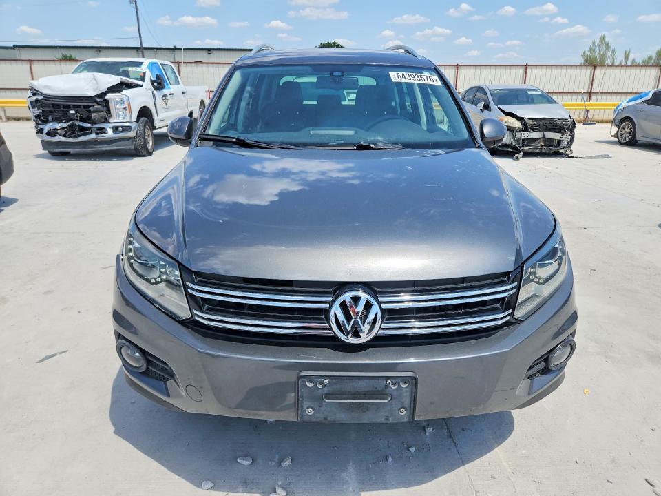 2016 Volkswagen Tiguan VIN WVGAV7AX2GW523209 COPART salvage auction — MINOR DENT/SCRATCHES, Tx - Certificate Of Title, sold $2,050 on 2026-08-14 (photo 5)