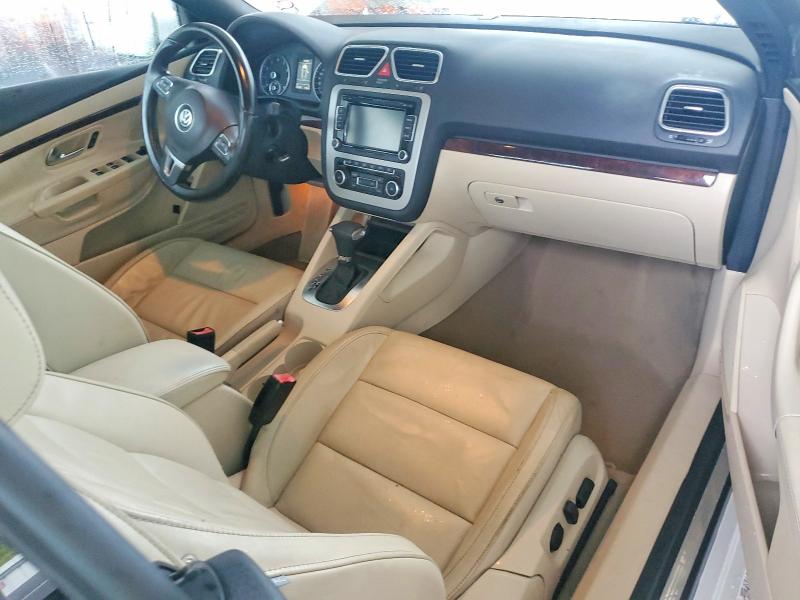 2010 Volkswagen Eos VIN WVWFA7AH7AV011795 COPART salvage auction — FRONT END, Fl - Cert Of Title Slvg Rebuildable, sold $1,200 on 2026-08-17 (photo 8)