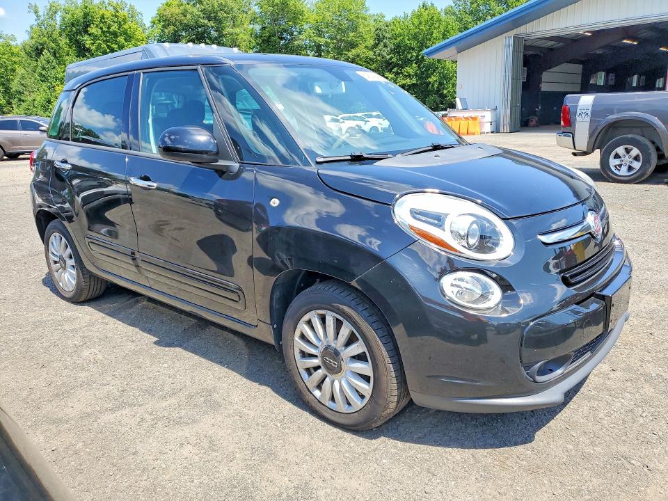 2014 Fiat 500l VIN ZFBCFABH0EZ028519 COPART salvage auction — MINOR DENT/SCRATCHES, MA - CERTIFICATE OF TITLE (P), sold $1,600 on 2026-08-11 (photo 4)