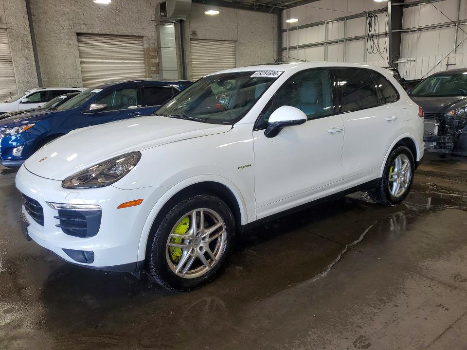 2017 Porsche Cayenne VIN WP1AE2A29HLA70641 — COPART salvage auction photo