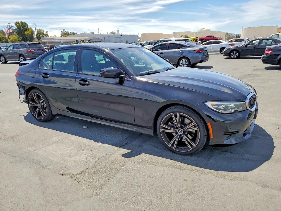 2022 BMW 3er VIN 3MW5R1J04N8C43434 COPART salvage auction — REAR END, CA - SALVAGE CERTIFICATE, sold $14,300 on 2026-08-24 (photo 4)