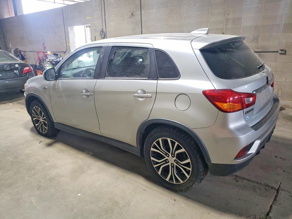 2019 Mitsubishi VIN JA4AR3AU6KU012818 COPART salvage auction — MINOR DENT/SCRATCHES, Mn - Certificate Of Title, sold $2,800 on 2026-10-11 (photo 2)