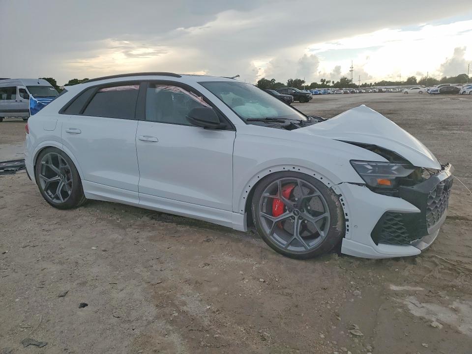 2026 Audi Rs q8 VIN WU1ARBF14TD002162 COPART salvage auction — FRONT END, Fl - Cert Of Title Slvg Rebuildable, sold $15,000 on 2026-08-11 (photo 4)