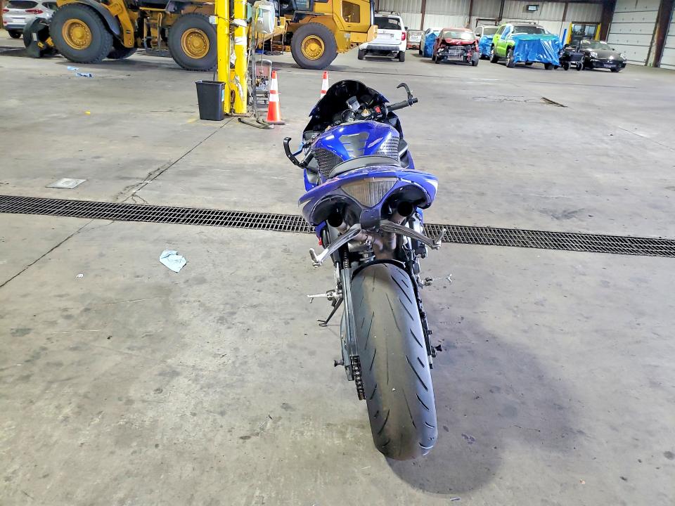 2005 Yamaha Yzfr1 VIN JYARN13E15A015657 COPART salvage auction — SIDE, Co - Public - Salvage Title, sold $1,700 on 2026-09-10 (photo 4)