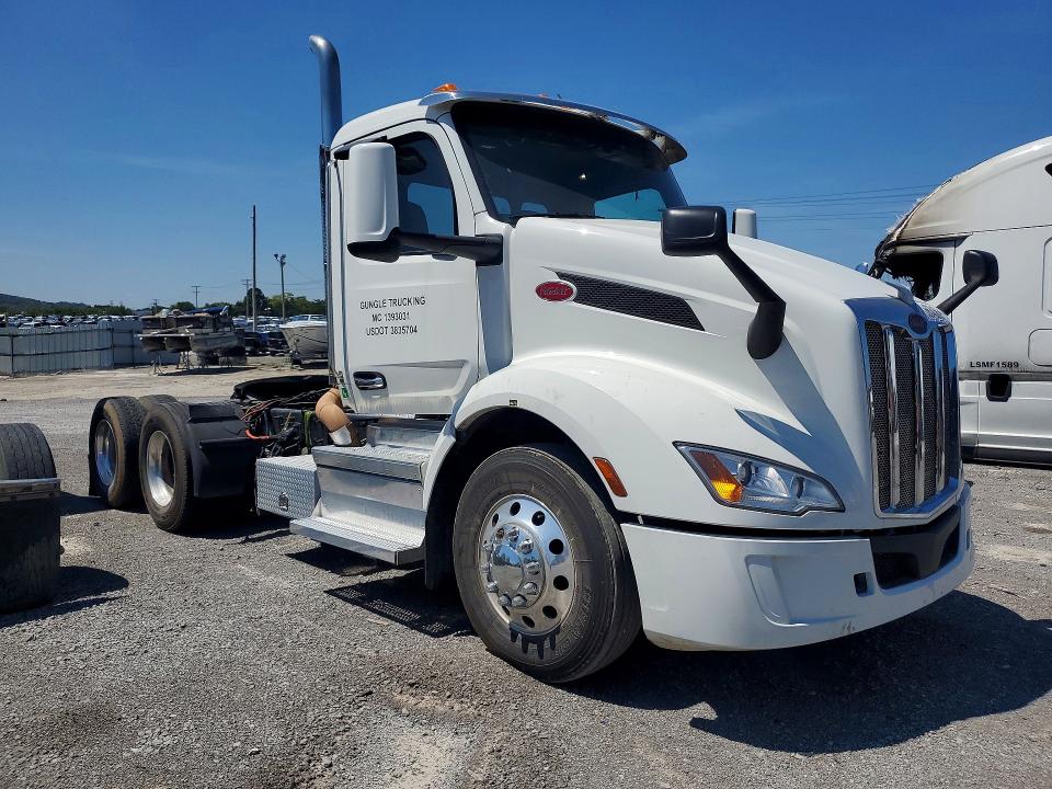 2022 Peterbilt 579 VIN 1XPBDP9X6ND824847 COPART salvage auction — UNDERCARRIAGE, TN - SALVAGE CERTIFICATE, sold $12,300 on 2026-10-08 (photo 4)