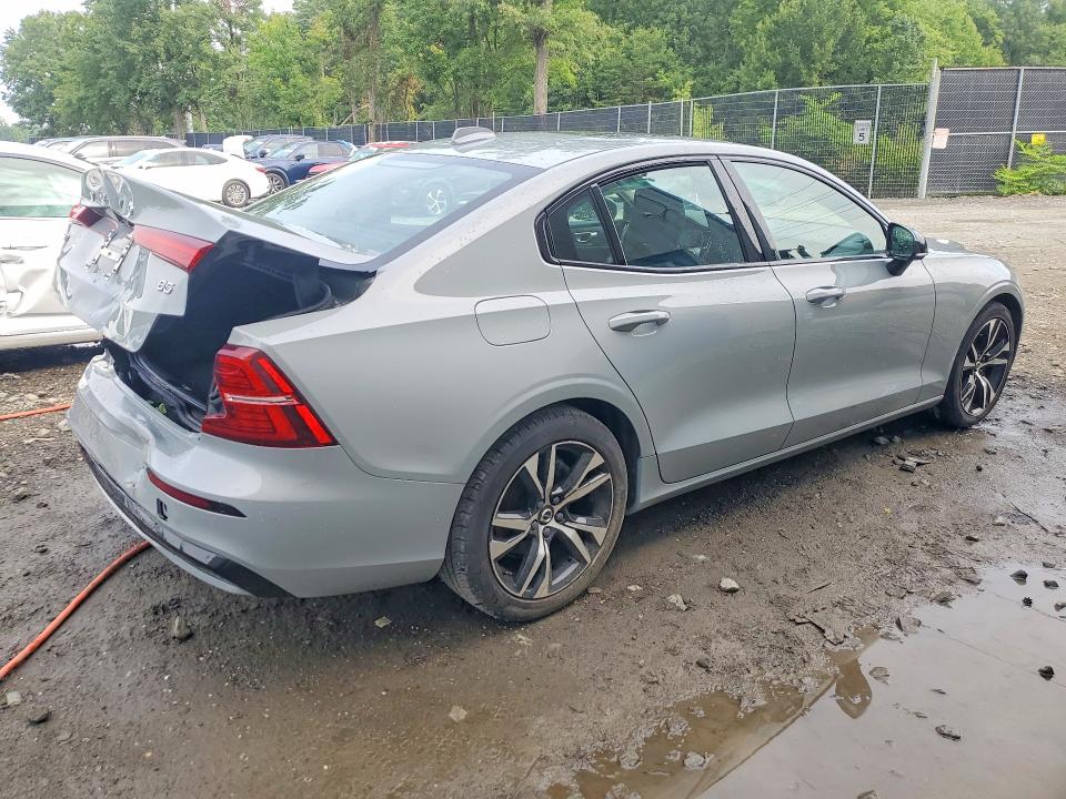 2025 Volvo S60 VIN 7JRL12FJ0SG362685 COPART salvage auction — REAR END, Ct - Clean Title, sold $13,000 on 2026-08-19 (photo 3)