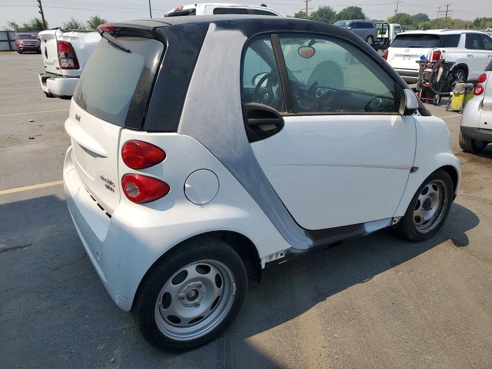 2015 Smart Fortwo VIN WMEEJ3BA4FK806822 COPART salvage auction — SIDE, Id - Cert Of Title -Rebuilt Salvage, sold $550 on 2026-08-13 (photo 3)