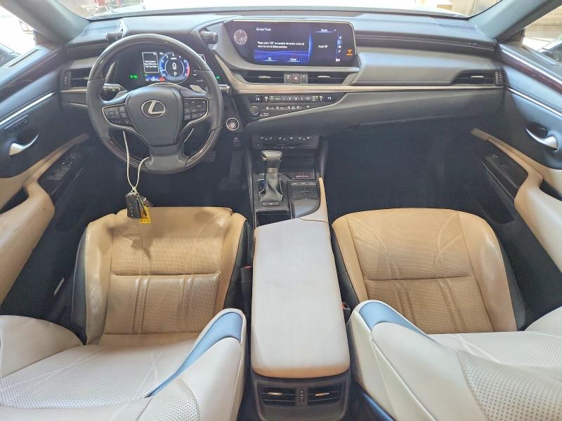 2019 Lexus ES VIN 58ABZ1B17KU007103 COPART salvage auction — REAR END, Ny - Mv-907A Salvage Certificate, sold $18,200 on 2026-08-24 (photo 8)