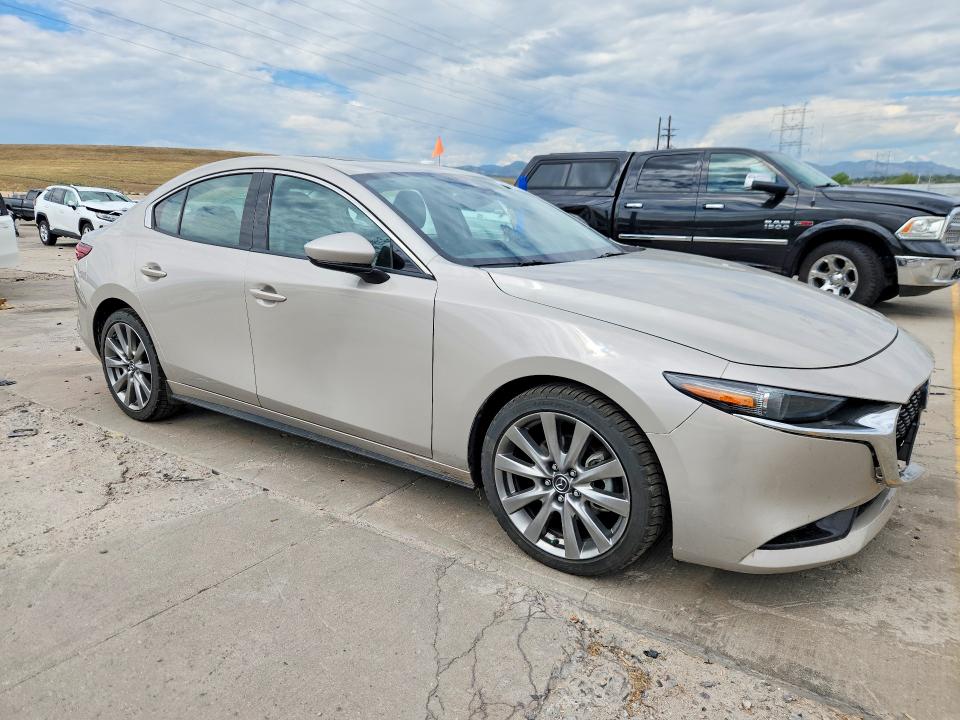 2022 Mazda 3 VIN 3MZBPBDL4NM305071 COPART salvage auction — FRONT END, CO - PUBLIC - SALVAGE TITLE, sold $4,950 on 2026-10-01 (photo 4)