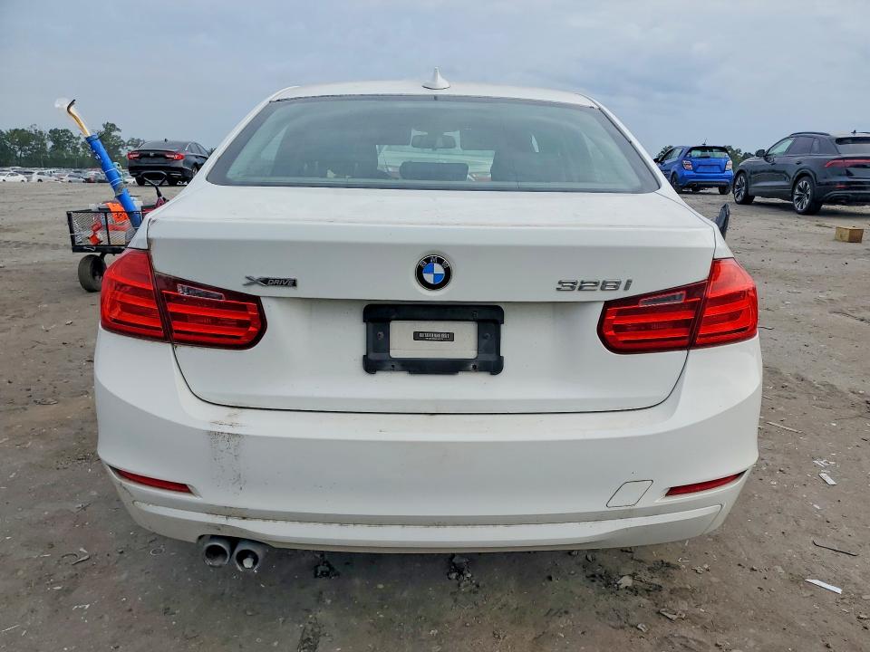 2014 BMW 3er VIN WBA3B5C53EP543379 COPART salvage auction — MECHANICAL, VA - CERTIFICATE OF TITLE, sold $575 on 2026-08-26 (photo 6)