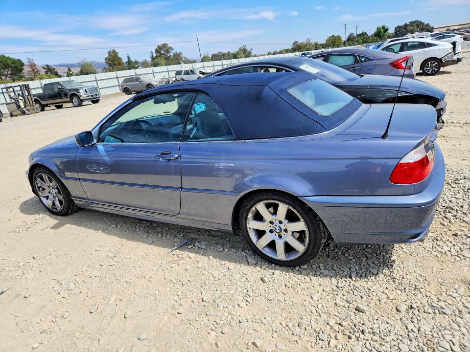 2003 BMW 3 series VIN WBABS33493PG92550 COPART salvage auction — MINOR DENT/SCRATCHES, CA - DIS/DLR/EXP ONLY CLEAN TITLE, sold $700 on 2026-08-20 (photo 2)