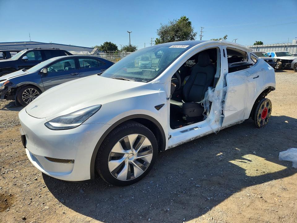 2023 Tesla Model y VIN 7SAYGDEE2PA113521 — COPART salvage auction photo