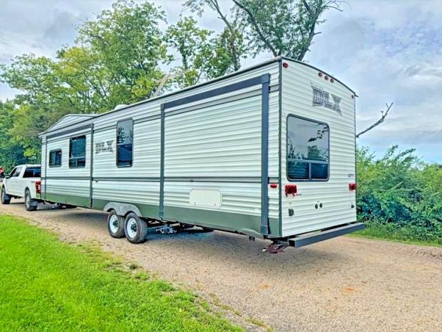 2015 Forest river Wildwood VIN 4X4TWDL25FM054874 COPART salvage auction — MINOR DENT/SCRATCHES, OH - CERT OF TITLE-REPOSSESSION (P), sold $7,500 on 2026-09-08 (photo 3)